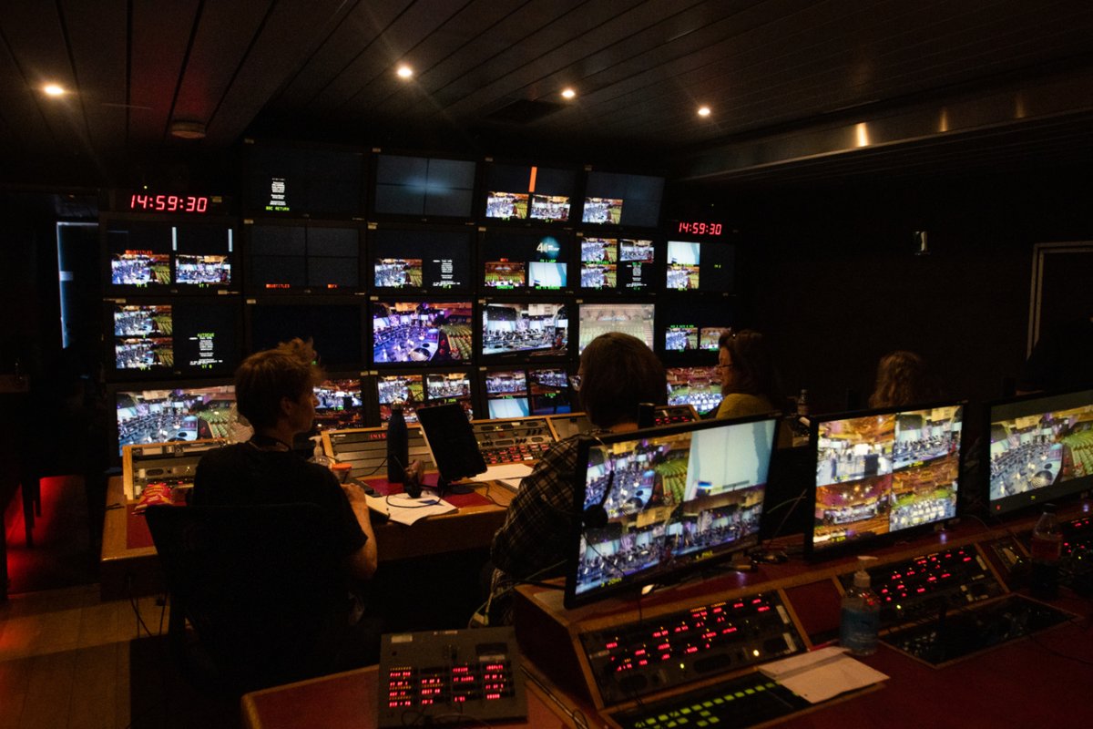 cardiffsinger's tweet photo. Ever wondered how BBC #CardiffSinger reaches your screens and radio? 🤔

Here’s a look behind the scenes as we set up for #CardiffSinger

📸 Photos: Kirsten McTernan/Yusef Bastawy https://t.co/SxQiMAKV96
