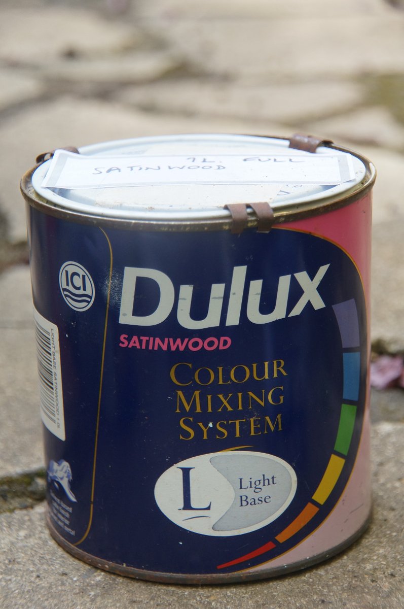 OFFER: Cream Satinwood Paint (Charlbury OX7) ilovefreegle.org/message/100101…