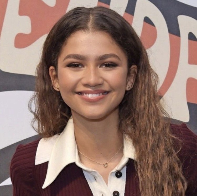 Kisser of a Superhero tweet media