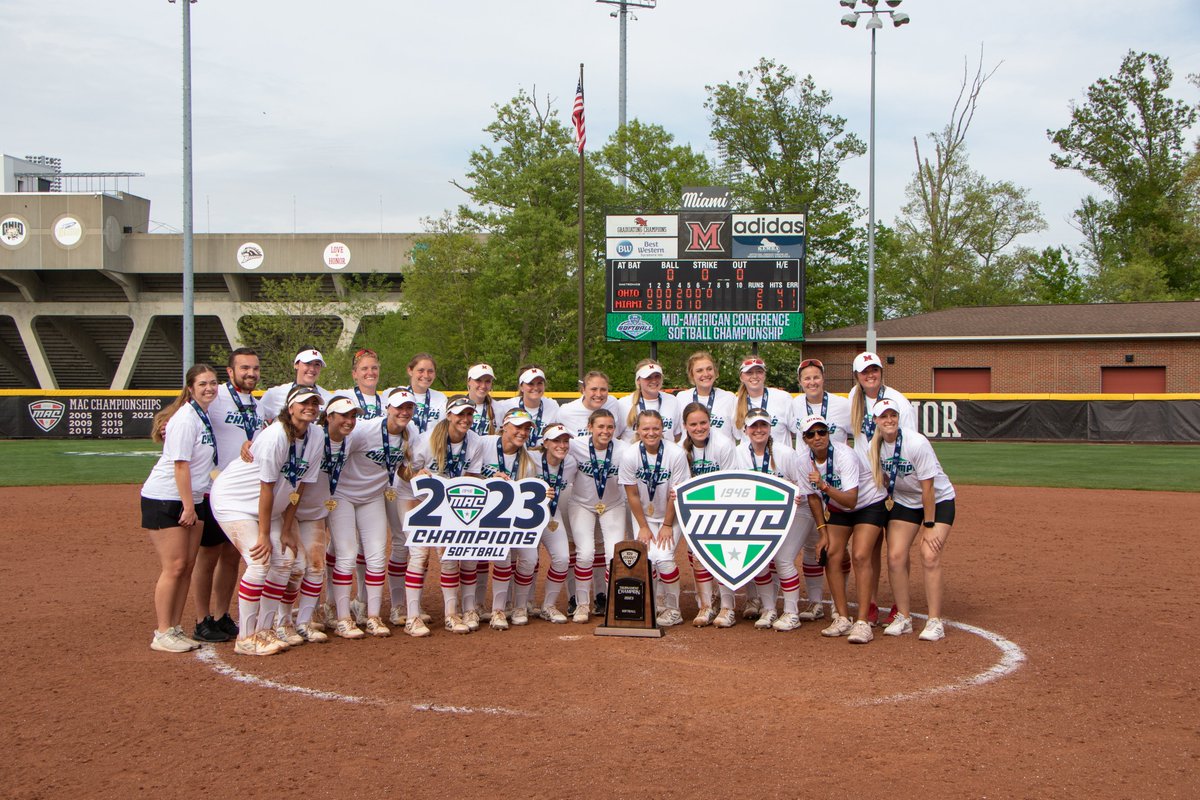 Your 2023 MAC Champions are wishing you a Happy World Softball Day‼️

#RiseUpRedHawks