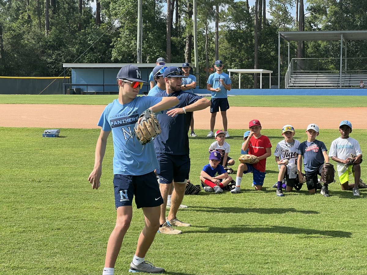 N_shoreBaseball's tweet photo. Great day 1 of camp in the books! Looking forward to an awesome day 2 at the diamond tomorrow!!! If we missed you today, come out and see us the next two days. https://t.co/2r2kkFfmli