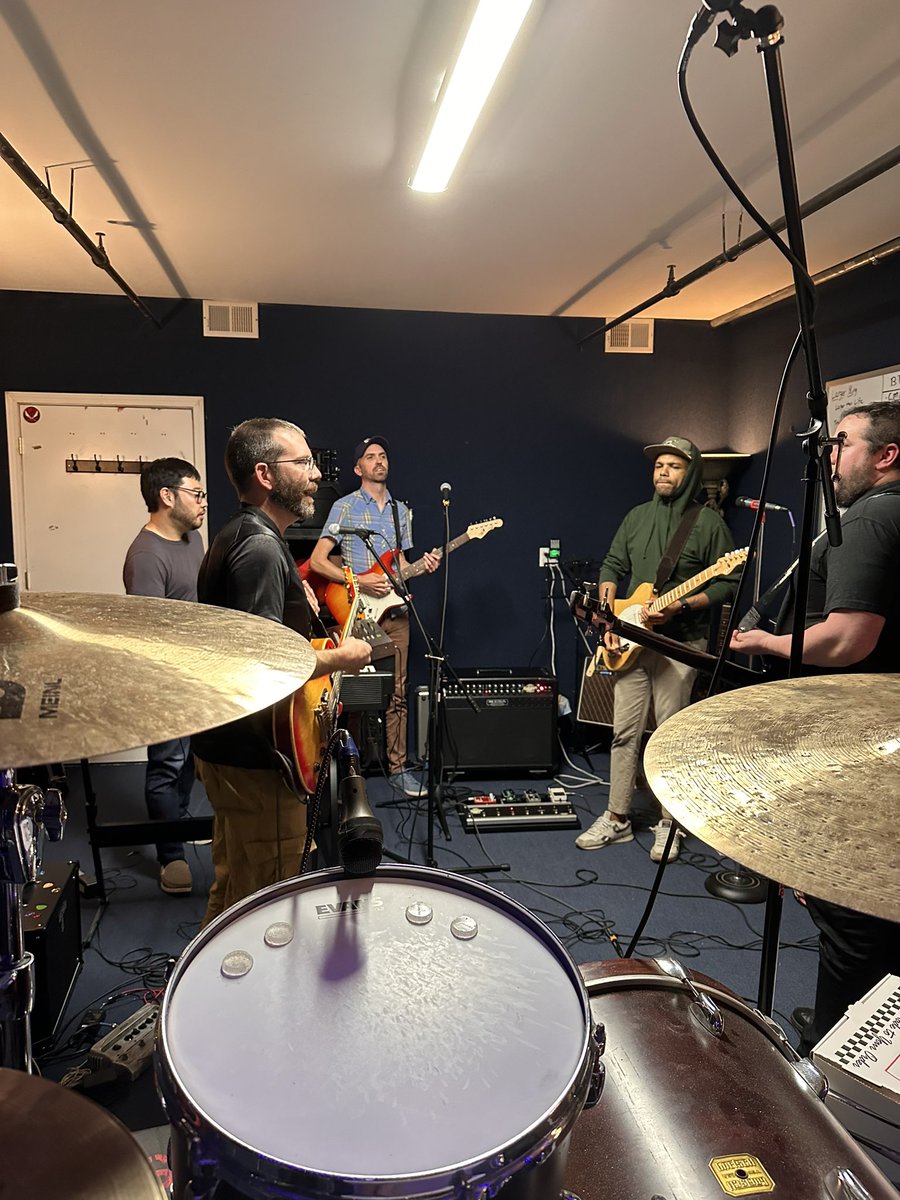 Sound In The Signals (@bake_wear) on Twitter photo “…you share so much time with these guys in close quarters for 5ish years, and then mostly you all go and create completely different lives. So it's been really cool to catch up, hang out, and play together again.”
New interview w/ <a href="/HoustonCalls/">Houston Calls</a>
soundinthesignals.com/2023/06/housto… “…you share so much time with these guys in close quarters for 5ish years, and then mostly you all go and create completely different lives. So it's been really cool to catch up, hang out, and play together again.”
New interview w/ <a href="/HoustonCalls/">Houston Calls</a>
soundinthesignals.com/2023/06/housto…