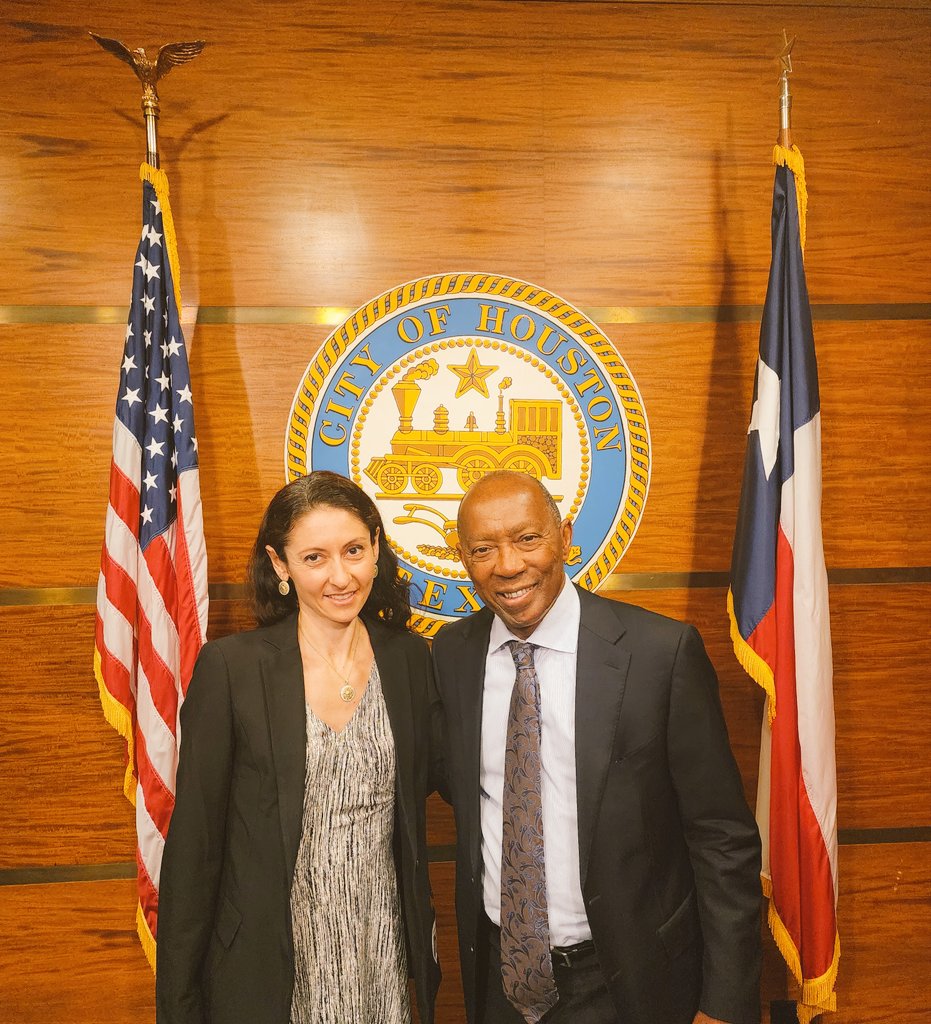 Grateful to take today's @RCitiesNetwork Board Meeting live from City Hall in Houston with our Chairman @SylvesterTurner. @StanderDI @LianneDalziel @ResilientRdam @MarthaHerreraNL @SamehNWahba @nainasbatra