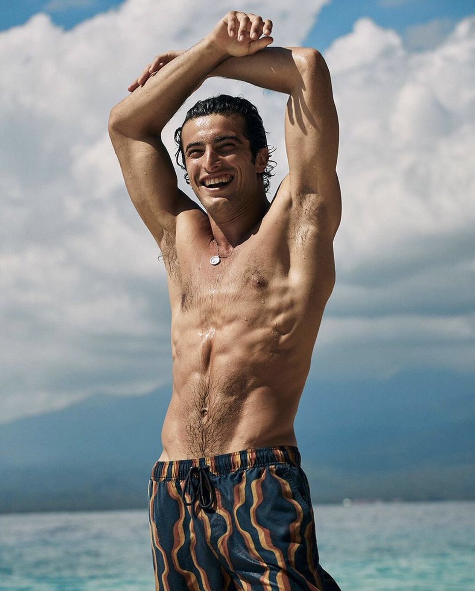 KingsOfModels's tweet image. Beach day with model #RaphaelDiogo. #KingsOfModels 👑