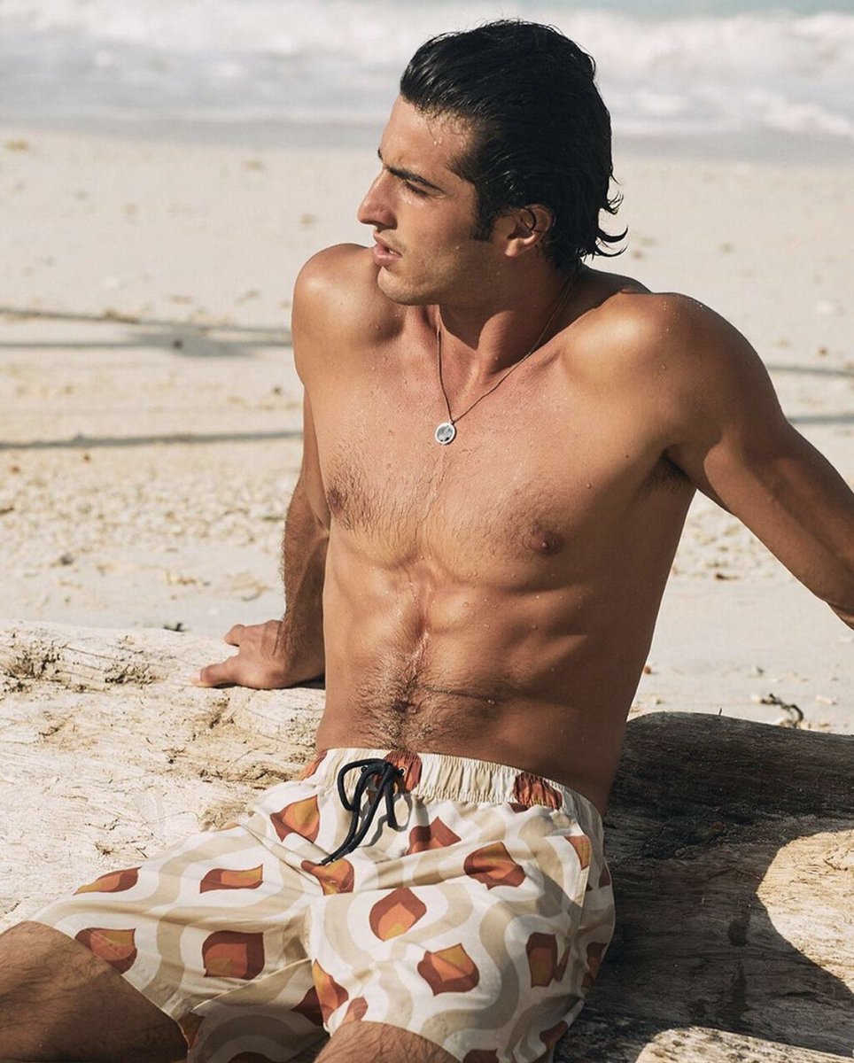 KingsOfModels's tweet image. Beach day with model #RaphaelDiogo. #KingsOfModels 👑