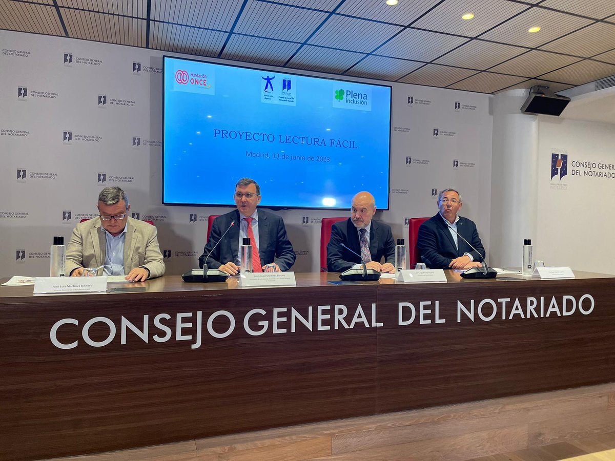 José Ángel Martínez Sanchiz, presidente de @notarios_es :"La Historia ha tratado mal a las personas con #discapacidad y tienen derecho al pleno ejercido de su capacidad jurídica" <a href="/FAEQUITAS/">Fundación Aequitas</a> #LecturaFácil