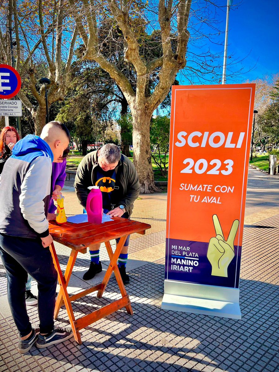 ManinoIriart's tweet photo. Seguimos e intensificamos la recolección de avales en Mar del Plata y en los demás distritos de la quinta sección como parte de las acciones que llevamos adelante desde la  "Junta Promotora Scioli Presidente 2023". https://t.co/5UE1gVy4yd