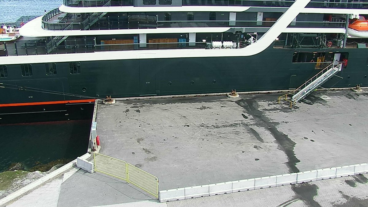 I am 29% sure I saw a naval vessel near Nuuk.