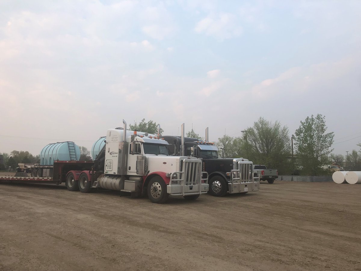 DiamondDoorsInc's tweet photo. Diamond Doors deliveries in Saskatchewan, Montana, and North Dakota! #BehindTheBifold #DiamondDoors #agtwitter https://t.co/XTnsjjRo1w