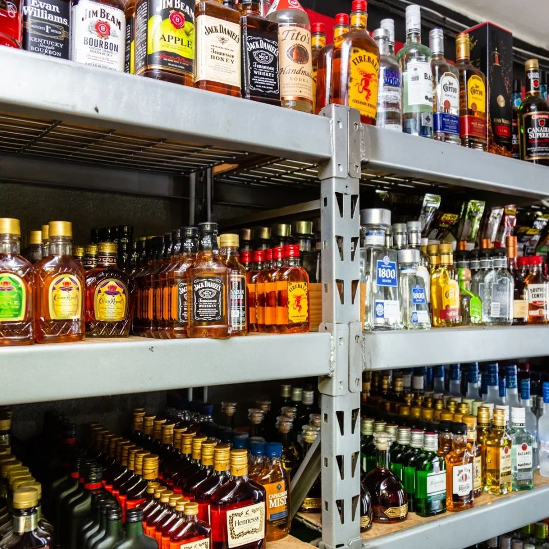 22StDiscountLqr's tweet image. Our liquor selection can transport your taste buds to another world in a single sip. Which bottle are you taking home tonight? #DiscountLiquor #DecaturIL
