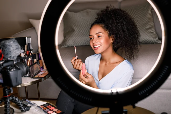 adage's tweet photo. A new report from Group Black and Nielsen reveals Black creators have larger and more engaged followings than their non-Black peers. https://t.co/7GfNBCSzpQ https://t.co/rQArGrf7yj