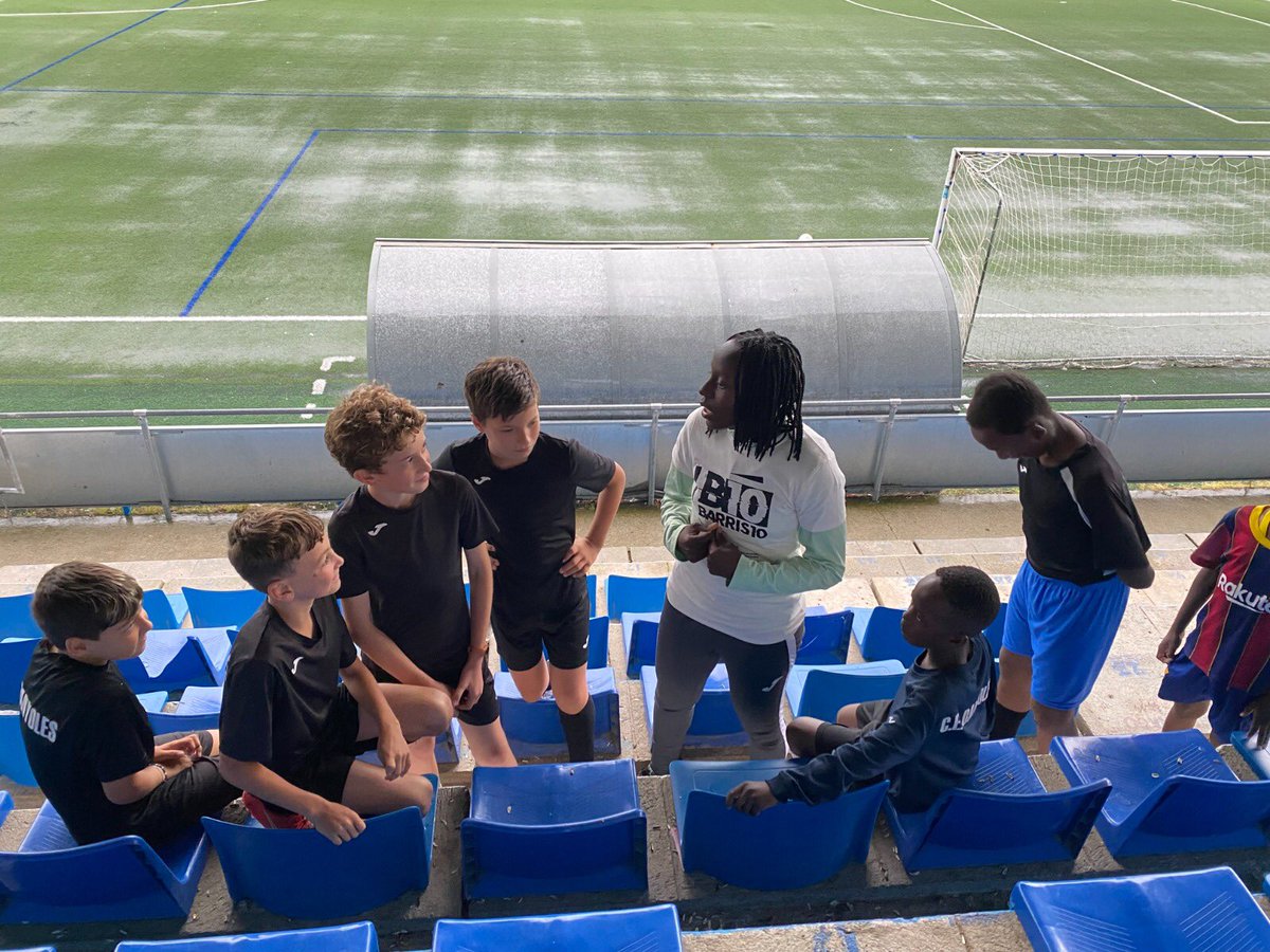 ceplaestany's tweet photo. ⚽️ Fatou Kanteh, primera ambaixadora del programa Barris 10!

👉La futbolista banyolina, ara al Villarreal de 1a Divisió Femenina, va participar en projectes que formen part del programa. #banyoles

Impulsem referents! 💪

Gràcies Fatou!👏 https://t.co/8TiXcOBNaP