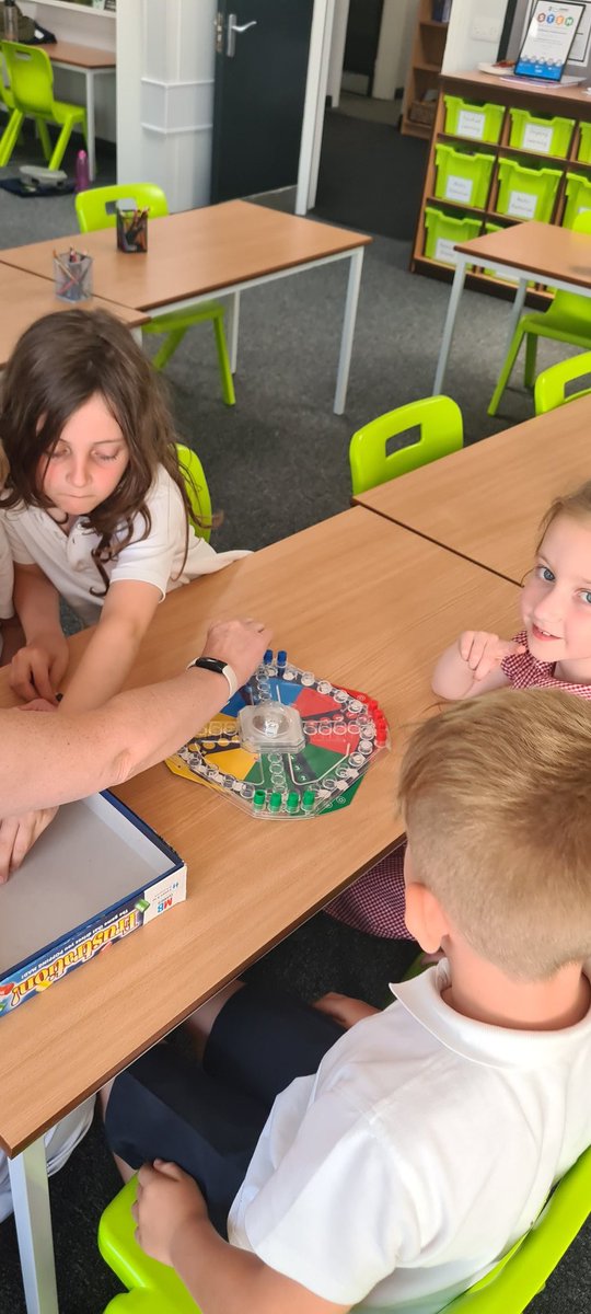 AnParkInfants's tweet photo. Fun times at Miss Turner's games club 🎲 #teamapi https://t.co/Whu5QB4QcU
