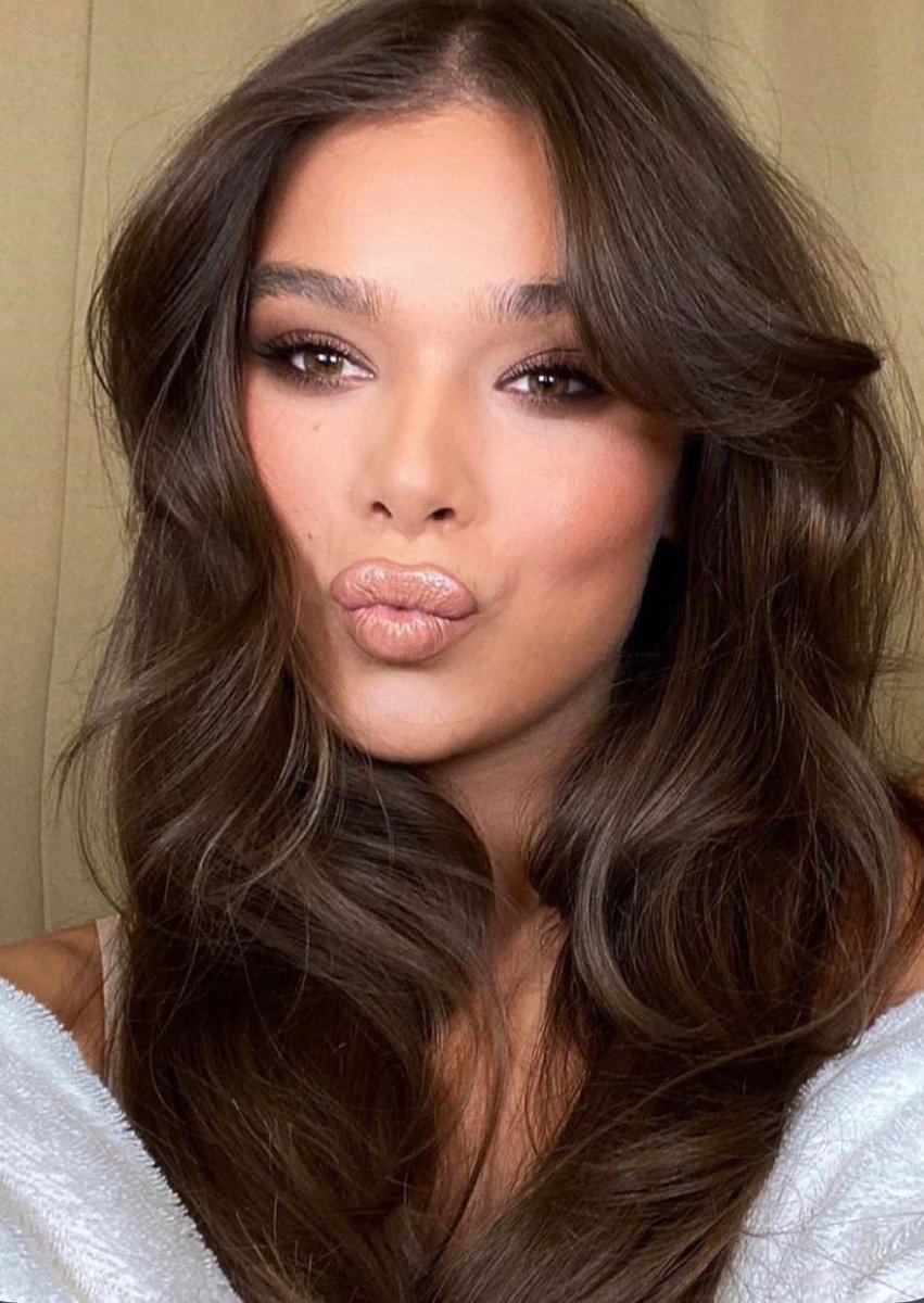 hannah on Twitter: "my brunette babe"