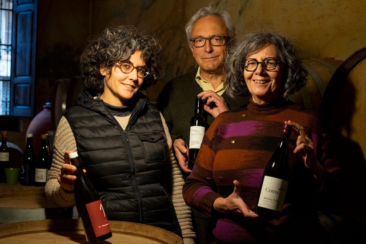 LensofradA's tweet photo. #L_EnsofradA. Llibres i vins. El 17 de juny a Marçà, podreu beure els vins del Celler Bàrbara Forés de Gandesa, un celler que afirmen estar "Compromeses amb els ulls tancats amb la terra que habitem".
https://t.co/F6o7mKIemz https://t.co/vQduAZkl2q