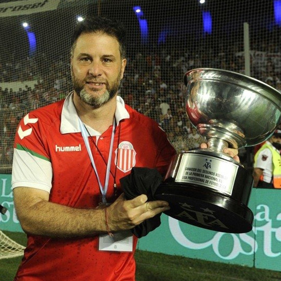 Gracian ❌️ ¿De Paoli? Se encamina por acá...Estarían hablando de número con el ex DT de Barracas Central para ser el sucesor de Otta en #Patronato via <a href="/GabyObelar1/">Gaby Obelar</a>