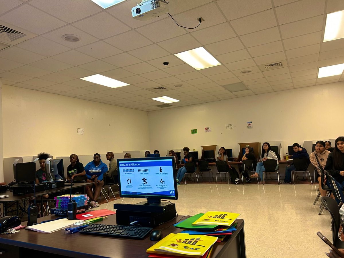Day 1 of the Rising, Ready & Resilient Boot Camp was a success! Our rising seniors gained valuable knowledge about how to jumpstart their college applications. Well done, BUCS! 🏴‍☠️📚 #RisingReadyResilient @StdtSvcsMDCPS @LDIAZ_CAO @SuptDotres @SDPrincipalJCD