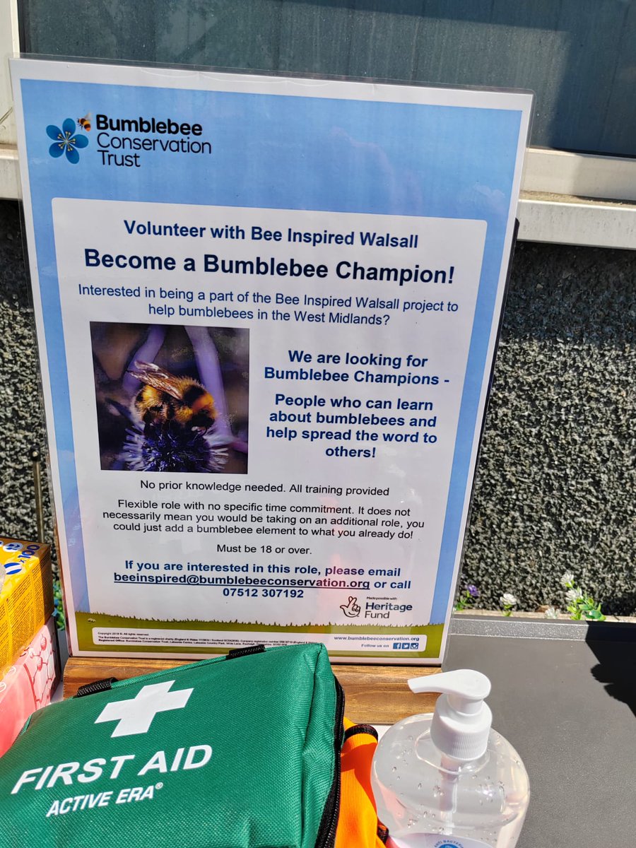 🌟 It’s #LonelinessAwarenessWeek! 🌟 
The theme this year is #ConnectionMatters Today @walsallwhg Kindness Champions and @BumblebeeTrust came together to to support some of our over 55's customers to plant some bee friendly herbs, plants and flowers into their communal gardens!