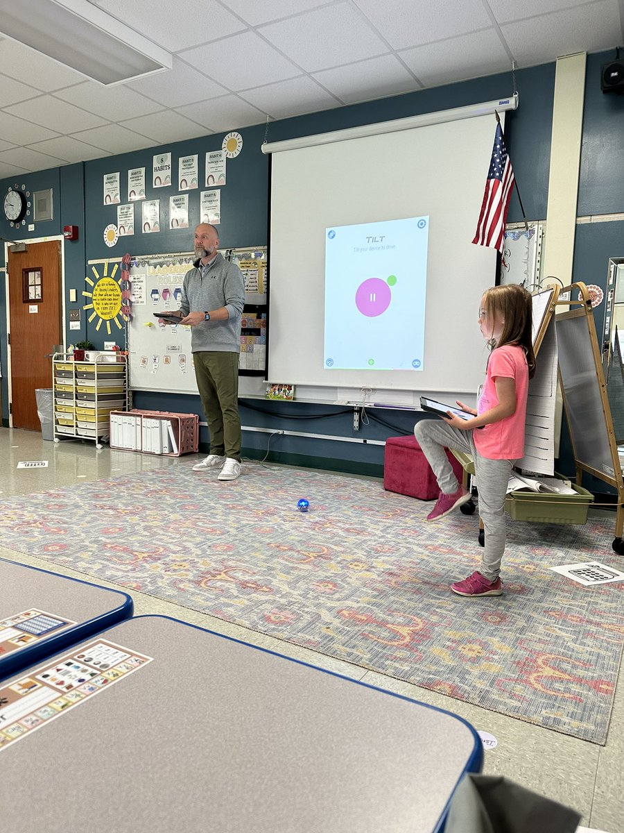 Teen numbers and robot fun in K with <a href="/MissTaboni/">Miss. Taboni</a> <a href="/MissWillsSH/">Lauren Wills</a> @BrentJPeterson <a href="/maplemere/">MaplemereElementarySchool</a>