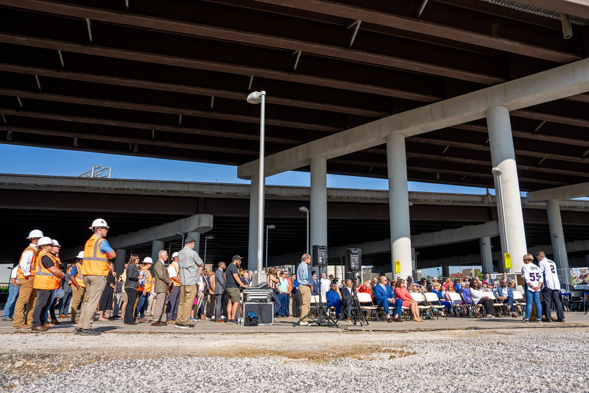 moxcar's tweet image. Partners of the multi-use stadium are swinging for the (soon-to-be-built) fences! 🏟️ Today, our community celebrated the official groundbreaking of the venue. 🏗️ By 2025, the Knoxville Smokies will be settling into the team’s new home base and many exciting events will echo…