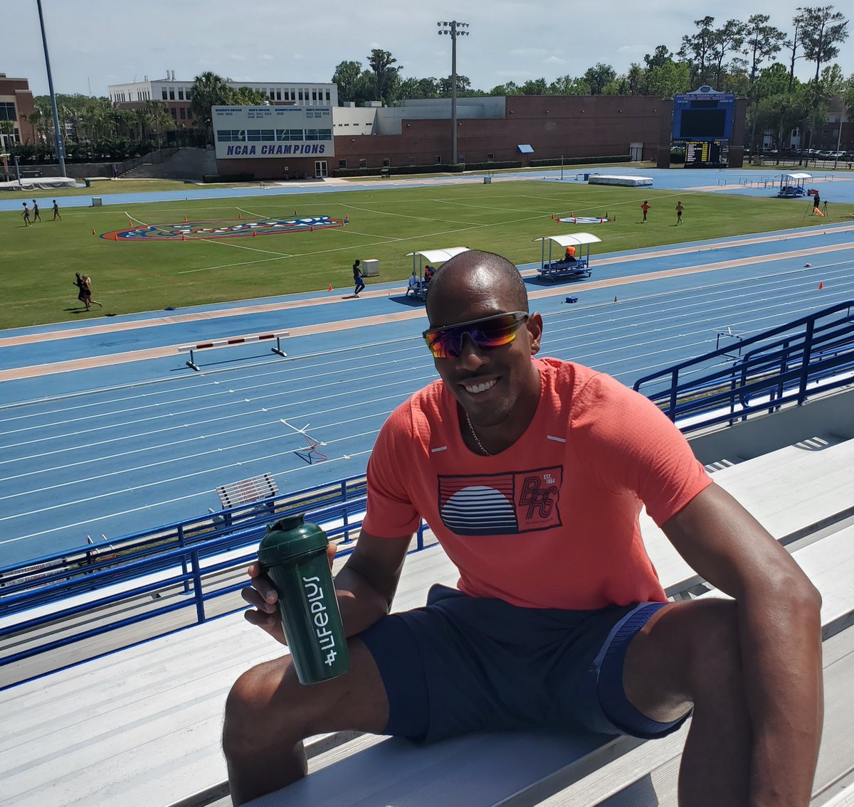 Celebrating the AMAZING team behind me! 🥳
#wellbeingforlife #wellness #nutrition #supportsystem #family <a href="/lifepluscorp/">Lifeplus</a>