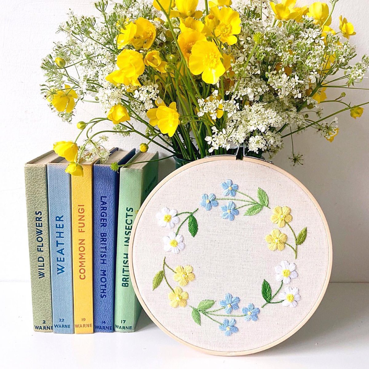 Books, wildflowers and embroidery! The best trio!