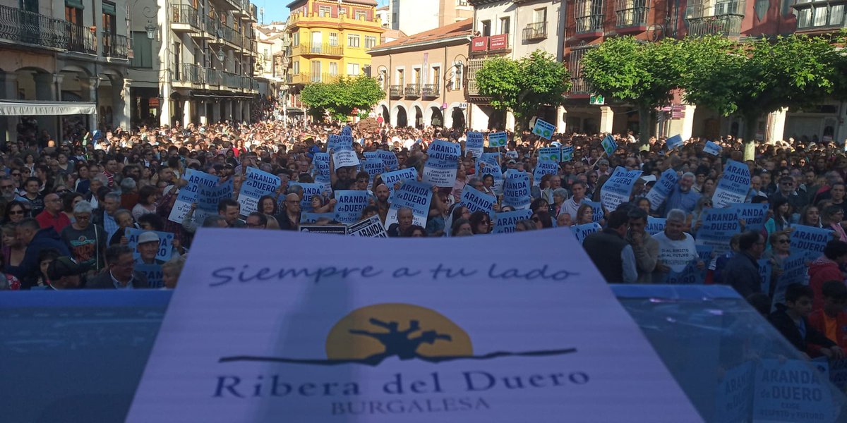 La #riberadelduero exige respeto y futuro ¡Tren directo! Plaza Mayor #ArandadeDuero