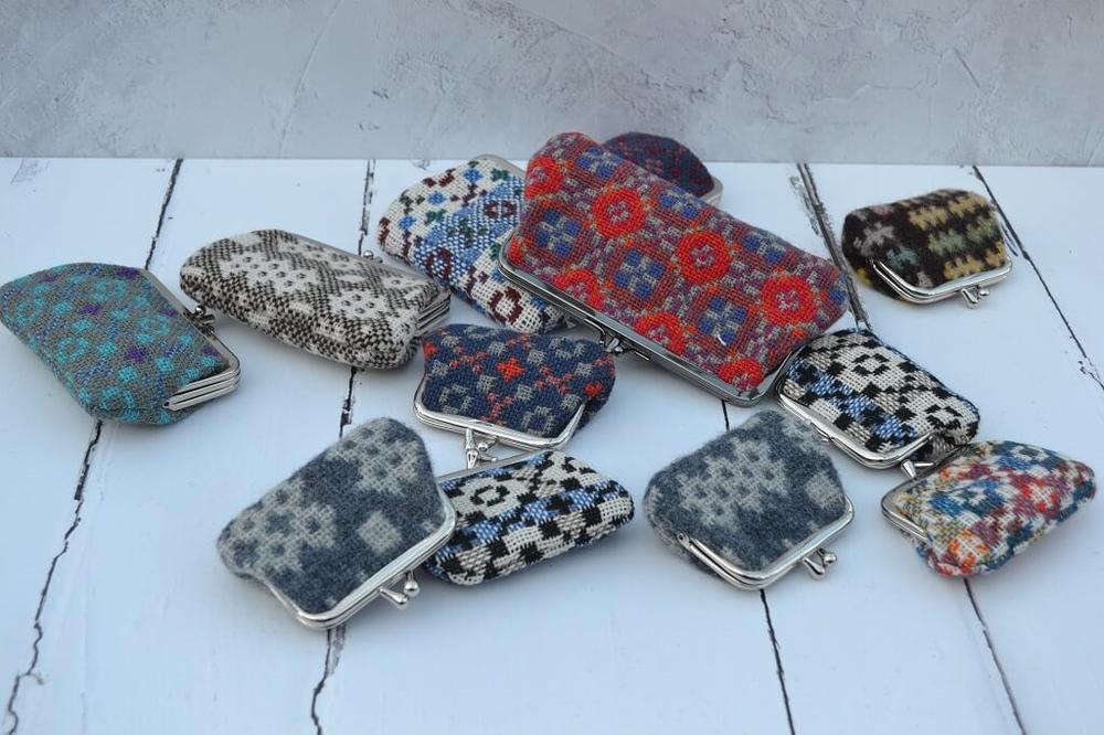Traditional handmade tapestry purses

felinfach.com/collections/we…

#MHHSBD #NaturalTraditionalHandmade #MadeinWales