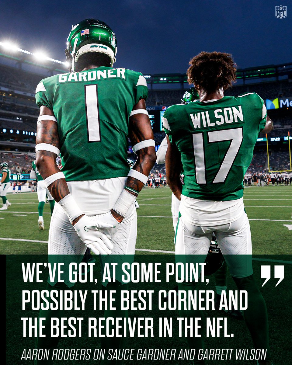 NFL's tweet photo. Safe to say @AaronRodgers12 is feeling pretty confident about his new teammates 😏 https://t.co/hjg4pAJwHv