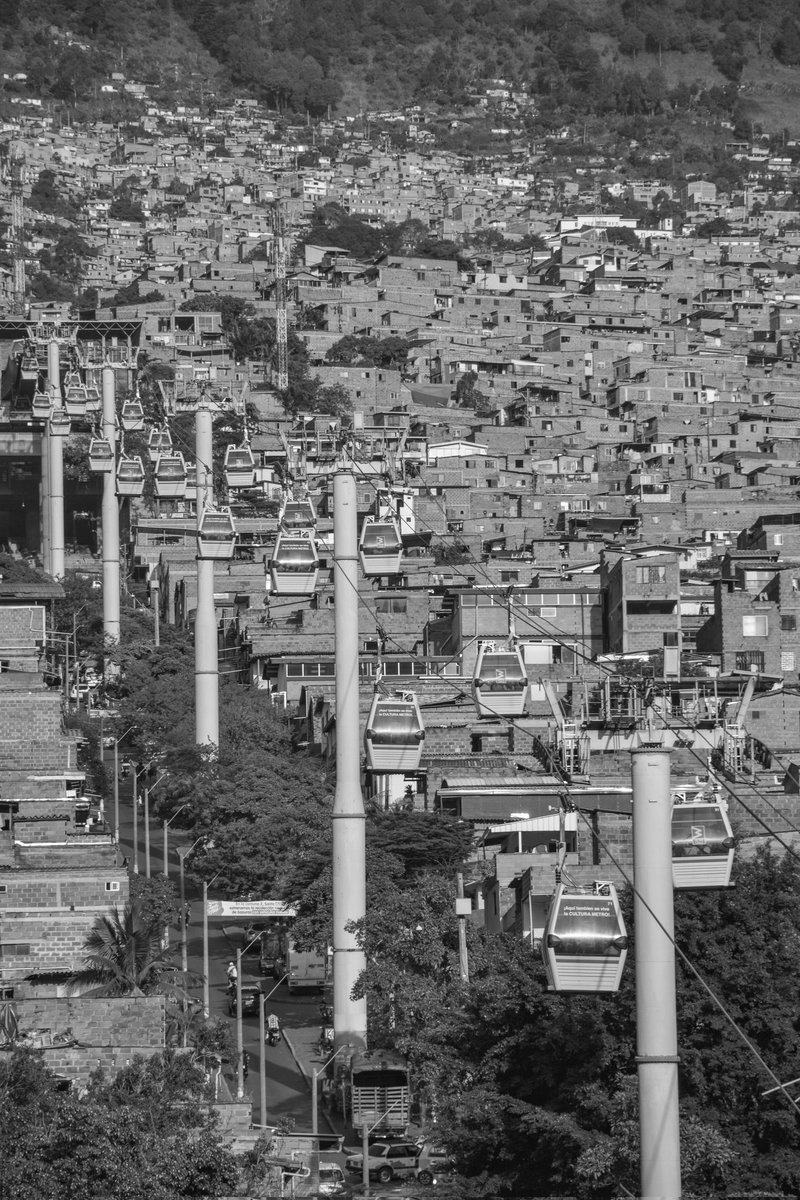 Metrocable estación Acevedo, Medellín. 
<a href="/metrodemedellin/">Metro de Medellín 💚 #ALoMetro</a>
