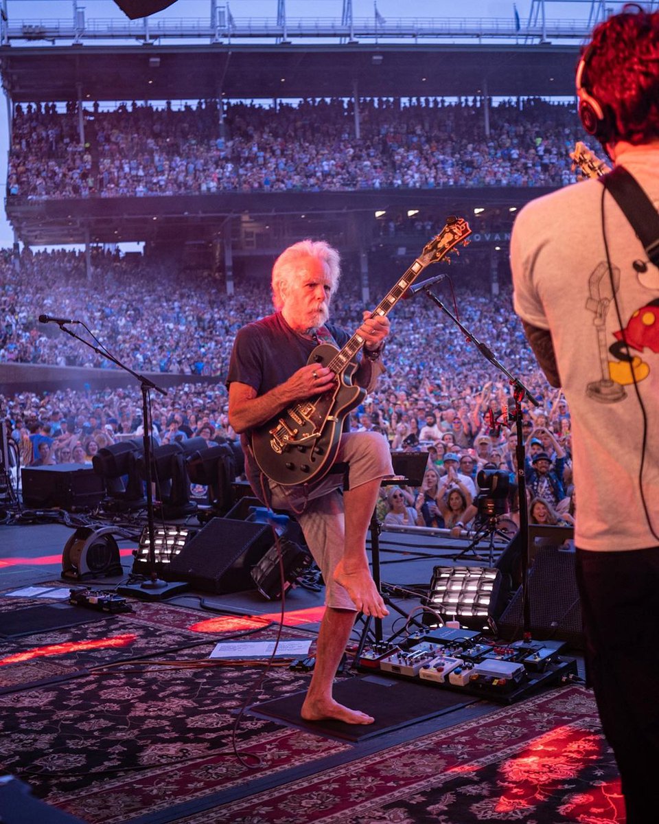 JohnMayer's tweet photo. Two unreal nights at Wrigley Field in Chicago with @deadandcompany. Chicago has always been great to us, as it’s been to me my whole career. I made sure to soak all of it in as often as I could; I’ll be taking these memories out at a later date and want to make sure there’s as much to draw from as I can get… I’ll simply say this for now: thank you, Chicago. ♥️ (Photos by @chloekeiliaweir)