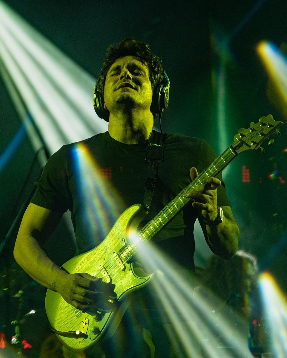 JohnMayer's tweet photo. Two unreal nights at Wrigley Field in Chicago with @deadandcompany. Chicago has always been great to us, as it’s been to me my whole career. I made sure to soak all of it in as often as I could; I’ll be taking these memories out at a later date and want to make sure there’s as much to draw from as I can get… I’ll simply say this for now: thank you, Chicago. ♥️ (Photos by @chloekeiliaweir)
