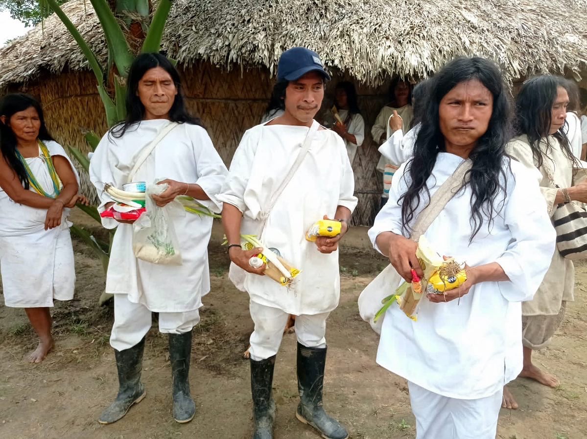 🧡 Nos unimos a la Asociación <a href="/MunkuawinmakuO/">MUÑKUAWINMAKU</a>,
para beneficiar a más de 45 familias de la comunidad indígena Kogui con la entrega de alimentos no perecederos, con el objetivo de contribuir a la seguridad alimentaria en sus hogares y a la erradicación de la desnutrición.