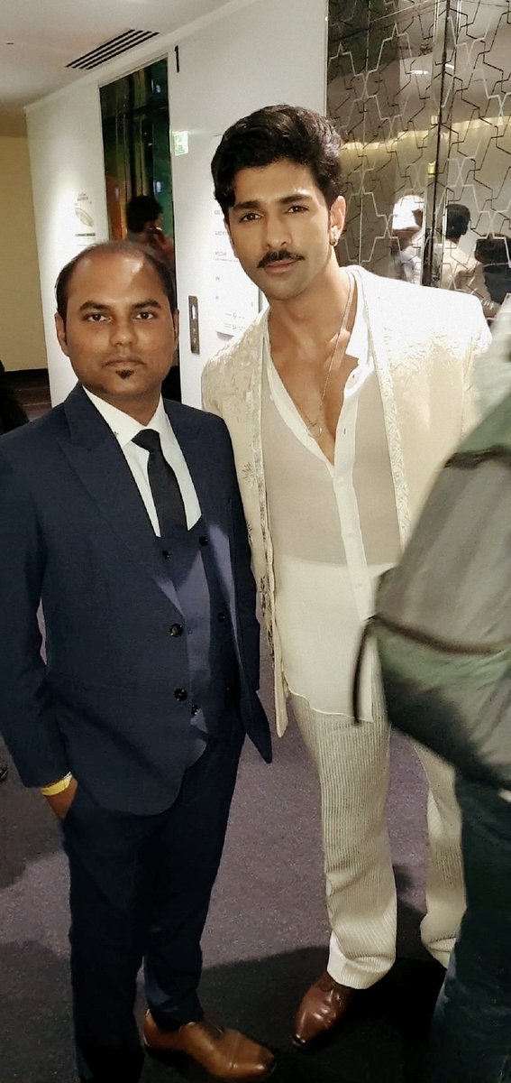 #Celebrity - #Taha_Shah - Actor/ Model 
It was a pleasure meeting with the shining & rising star.
#tahashah #bollywoodcelebrity #vibrantpersonality #versatileactor #iifarocks #wabudhabi #iifa2023 #wabudhabixiifa #iifa #NEXA #yasisland #IIFAONYAS #InAbuDhabi #EtihadArena