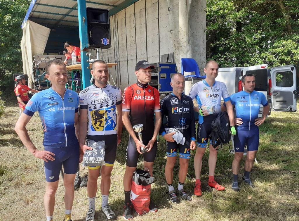 CLUB TEAM ARKEA tweet media