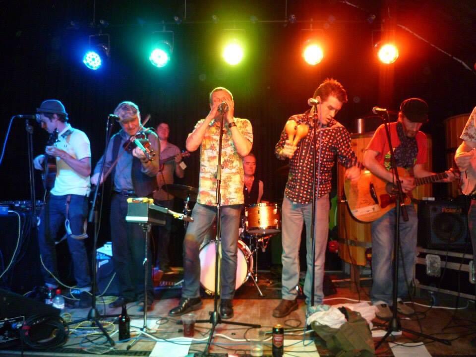 elasticatedband tweet picture