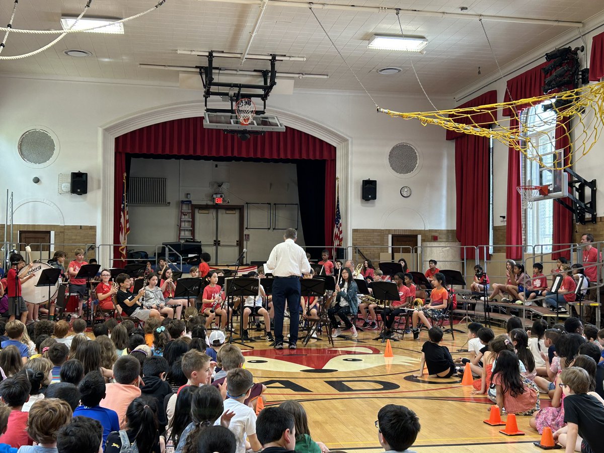 MsKnez's tweet photo. What a spectacular 4th/5th grade Band, Orchestra, and Chorus Concert!#foxmeadowpride https://t.co/pHeuprEHge