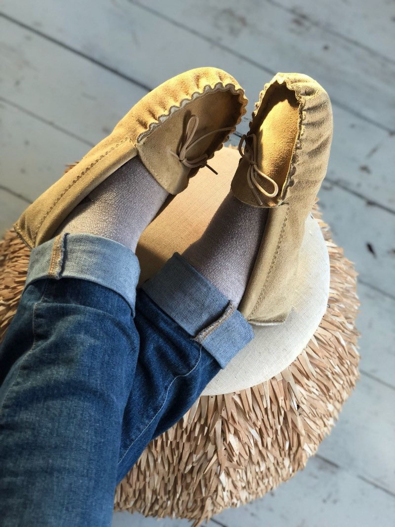 Romneymarshwool's tweet photo. Father’s Day is coming, and we have a number of exciting offers on to celebrate. 

Both our Men’s Gift box and luxury ties are available at 10% off. The box includes luxury handmade Moccasins, a pair of walking buddies and lanolin bath soap.

More here: https://t.co/7xev9LiyGF https://t.co/uXcFlm0Coz