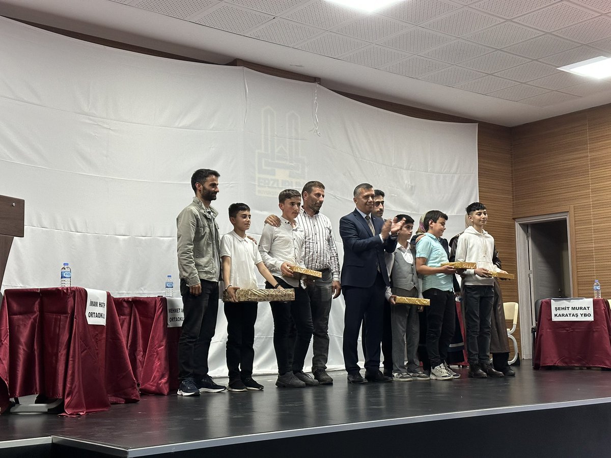 "Bilimin İzinde" Keşifler ve İcatlar Ortaokullar Arası İlçe Bilgi Yarışmasında birincilik elde eden 5.sınıf öğrencimiz Lokman Hekim Korkut’u tebrik eder emeği olan öğretmenlerimize ve ailesine teşekkür ederiz. <a href="/skaygusuz/">Salih Kaygusuz</a> <a href="/fatihbayramia/">Fatih Bayram</a> <a href="/OrhanOzen_25/">Orhan ÖZEN</a> <a href="/Yagiz_lokman/">Lokman Yağız</a> <a href="/Drsnalisahin25/">Dursun Ali Şahin</a>