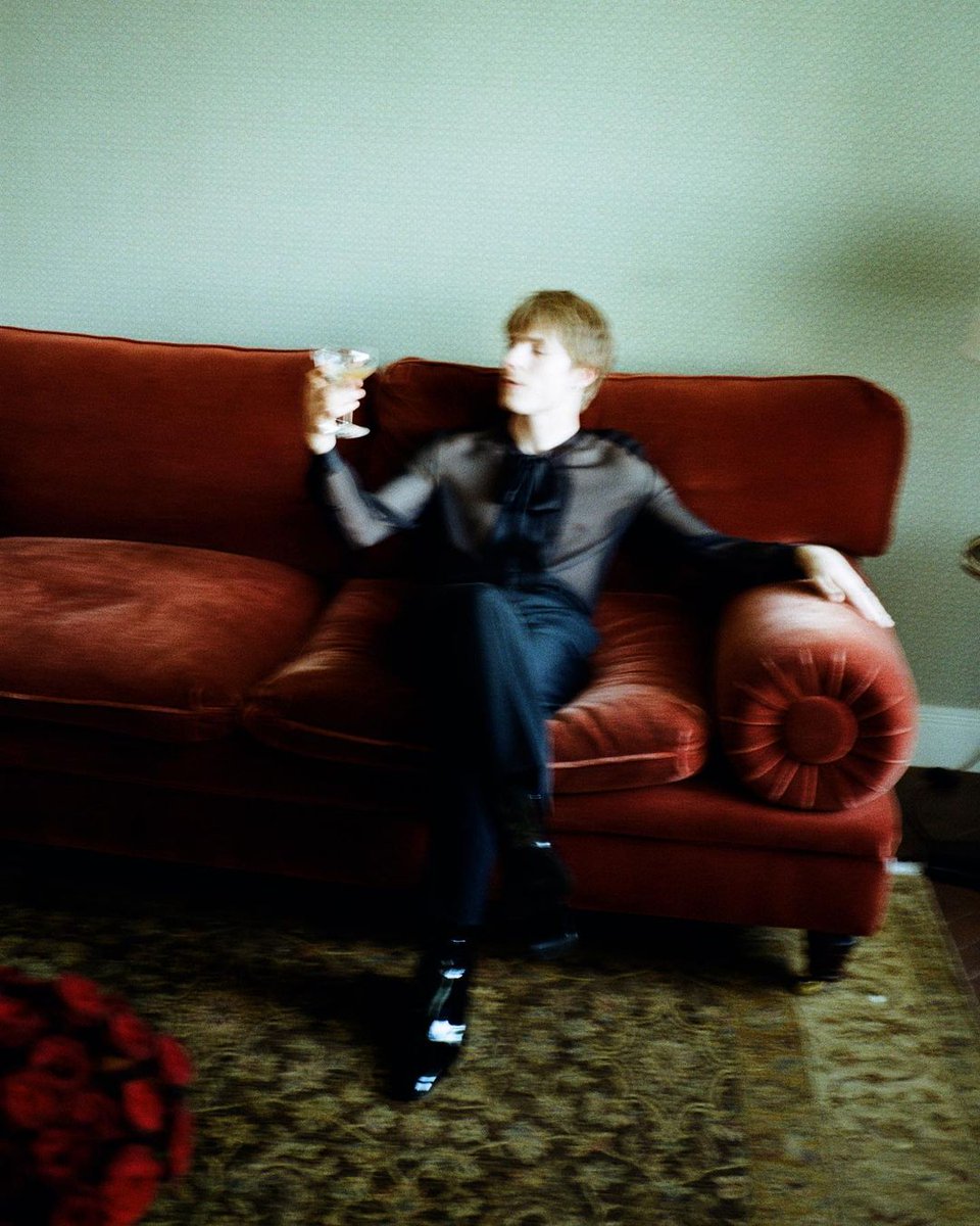 hofmannsource's tweet photo. [📸] Louis Hofmann photographed by Miriam Marlene while getting ready for the Saint Laurent Fashion Show in Berlin. (June 12, 2023)

🖇https://t.co/pbl6jdCU3h
🖇https://t.co/02hRsWCDKE https://t.co/vcLVrPP7YZ