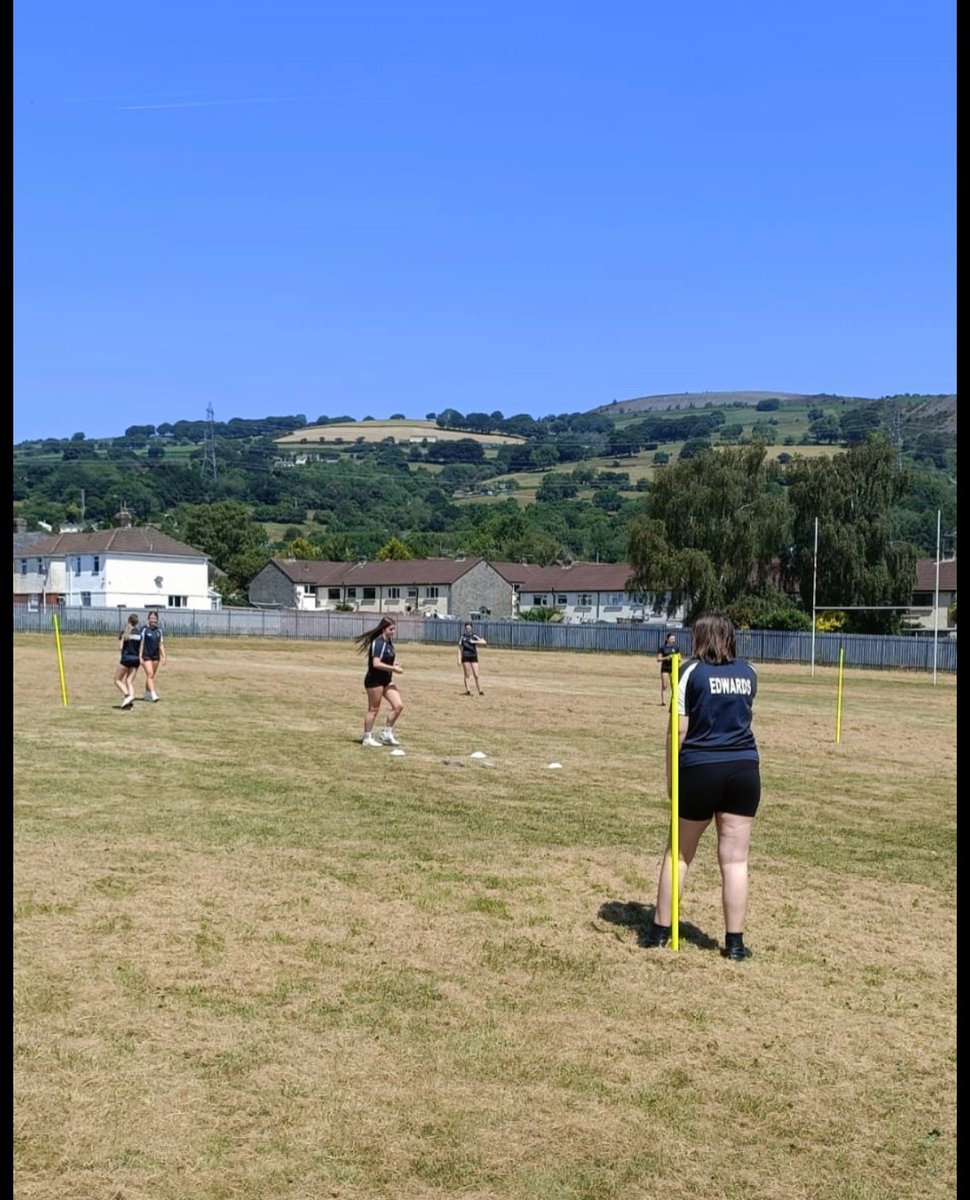MissNicholas_PE's tweet photo. An action packed day of competition here @BedwasPE this afternoon for our Y9 &amp; 10 GCSE PE students. A huge thank you to the touring @PittvilleSchool for a fantastic game of netball and rounders. Looking forward to visiting you next year for round 2 of Bedwas vs Pittville Peeps!🙌🏻 https://t.co/pUNqI90MTX