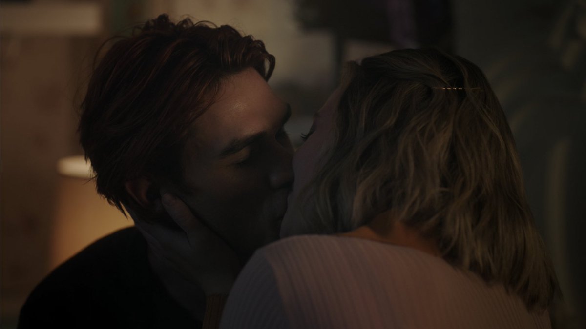 lcylakeatings's tweet image. awks…