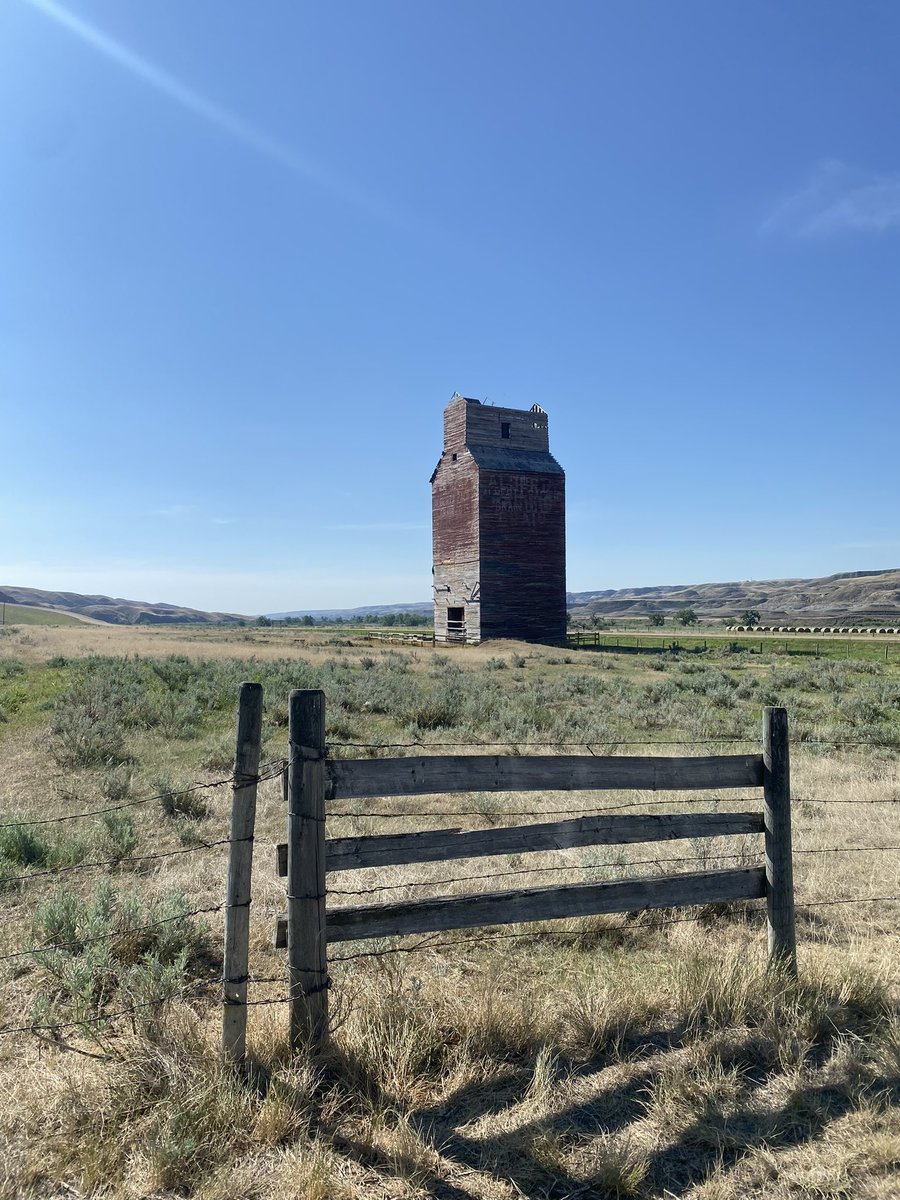 Got to ask my best friend a very important question last weekend ❤️  (<a href="/salamoureux/">Sarah Lamoureux</a> has a slight obsession with grain elevators and UFOs 😂)