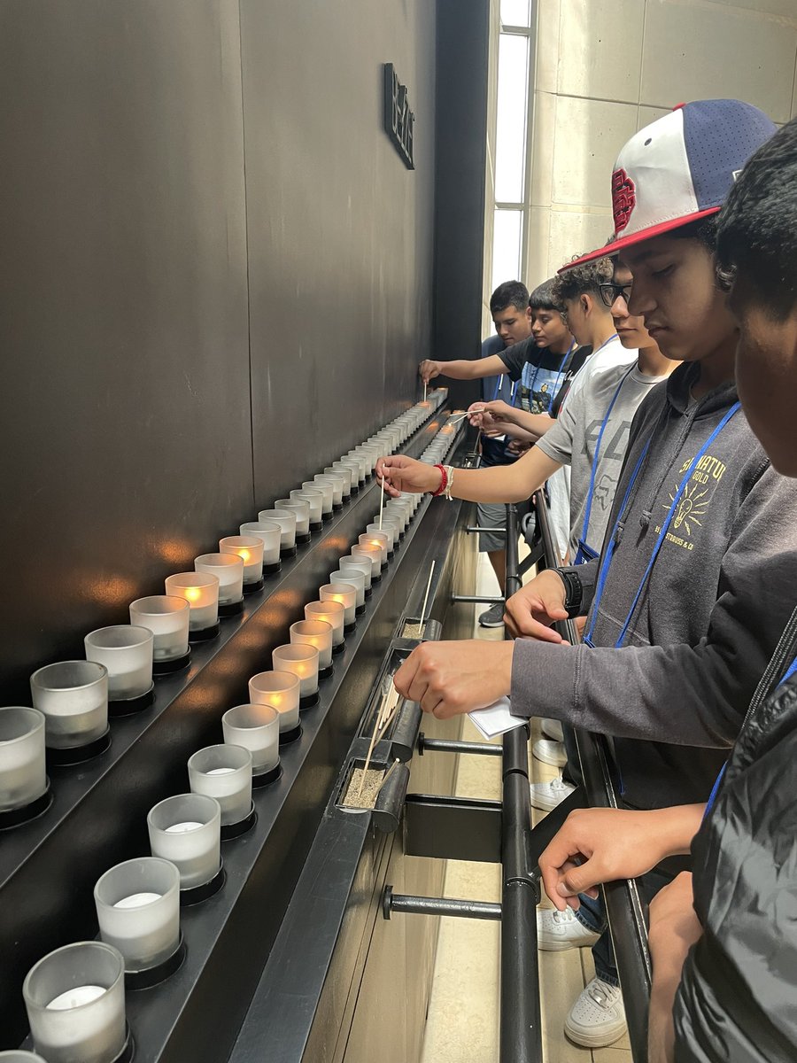 At the Holocaust Memorial Museum #vvmstodcny2023 <a href="/HolocaustMuseum/">US Holocaust Museum</a> <a href="/zjgalvan/">Dr. Zandra Jo Galván 🩷</a> <a href="/LCortezGUSD/">Laura Cortez</a> <a href="/VistaVerdeGrizz/">Vista Verde</a> <a href="/GUSDEdServices/">Greenfield Union SD</a>