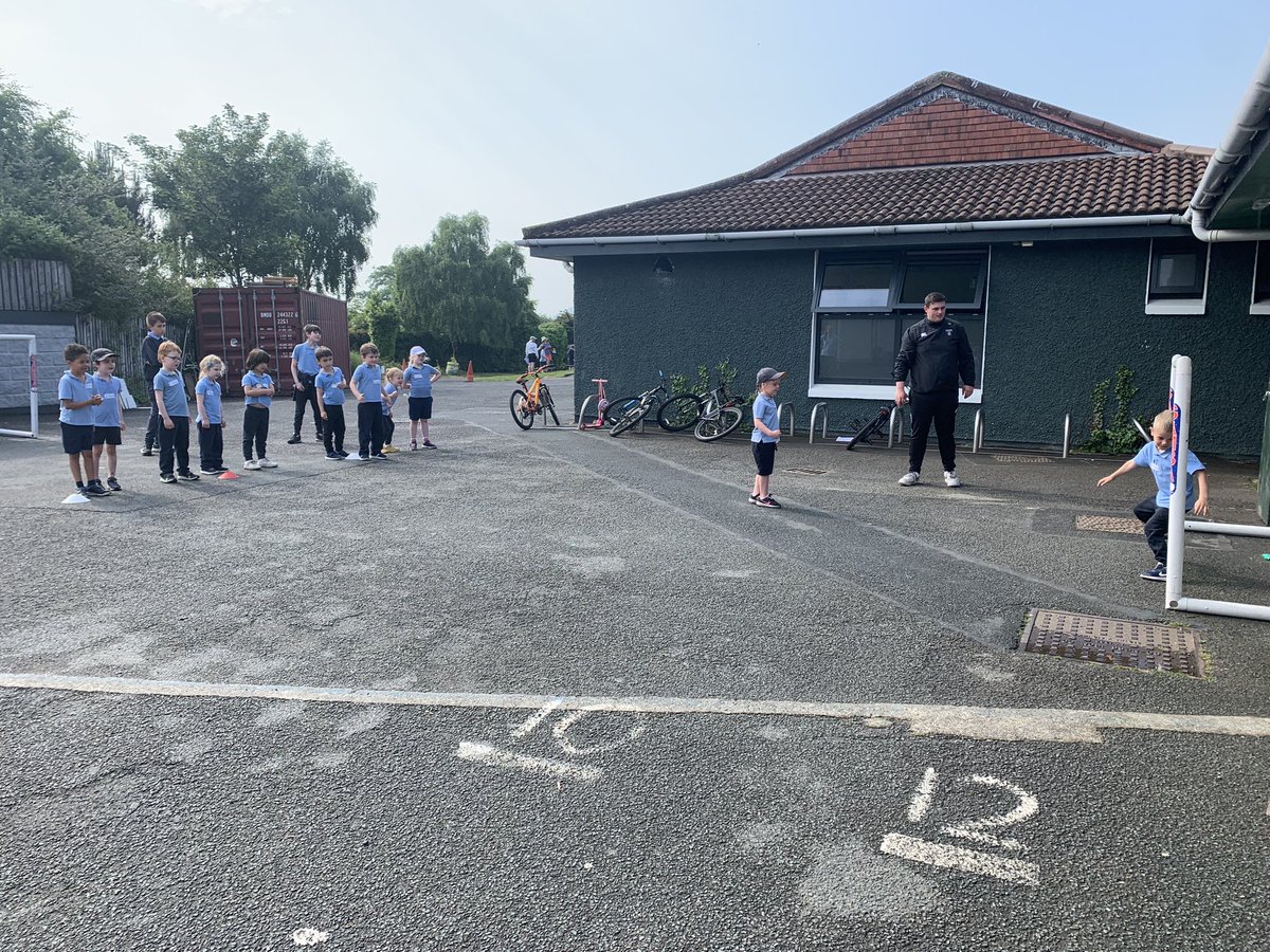 aivalikli_ms's tweet photo. PT 1- What a great day at Junior Sports Day. A big thank you to Ms Darcy and all the staff involved, we had so much fun @followstannes https://t.co/OcmTR4A3kB