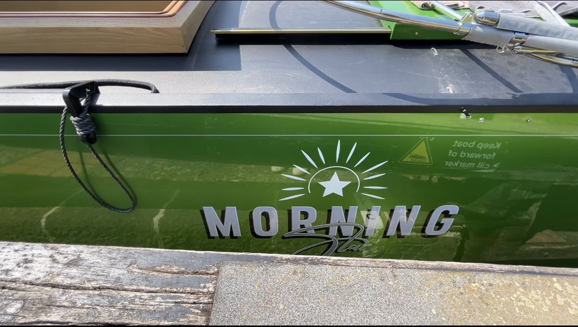 Our first full day out on the new Morning Star. What did we think of the electric propulsion? We loved it and so did Dexter dog. #boatsthattweet #electricpropulsion #lithium #electricboat #oakums #morningstar #narrowboatlife