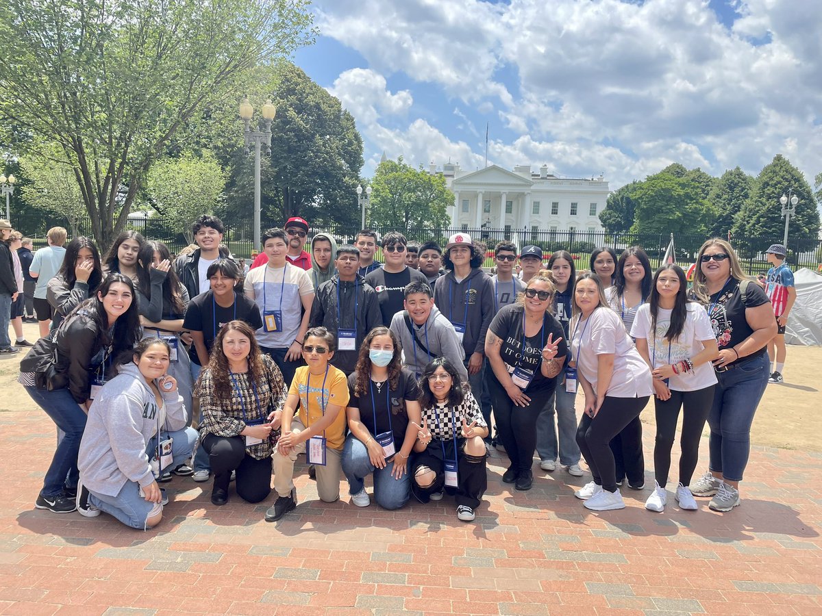 Vista is at the White House! 🏛️ #vvmstodcny2023 <a href="/zjgalvan/">Dr. Zandra Jo Galván 🩷</a> <a href="/LCortezGUSD/">Laura Cortez</a> <a href="/VistaVerdeGrizz/">Vista Verde</a> <a href="/GUSDEdServices/">Greenfield Union SD</a>