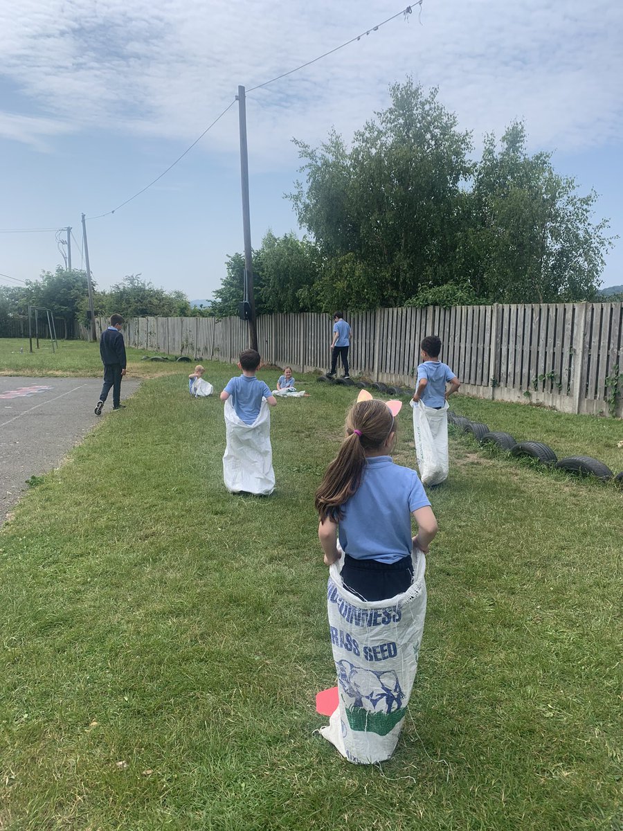 aivalikli_ms's tweet photo. PT 2- Junior Sports Day https://t.co/ii98vY3UUx