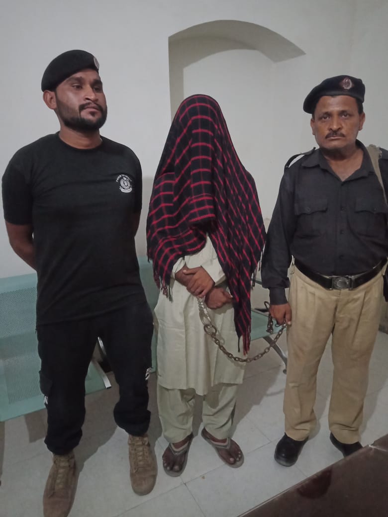 JamshoroPolice's tweet photo. ایس ایس پی جامشورو جناب ڈاکٹر فرخ رضا صاحب کی خصوصی ہدایات پر کارروائیاں جاری جامشورو پولیس کی مختلف کارروائیوں کے دوران لونی کوٹ ۔ جامشورو بھان سعیدآباد۔ سیہون میں کارروائیاں لاکھوں روپیہ مالیت کی منشیات۔ اسلحہ سمیت 06 ملزمان کو گرفتار کرلیا* https://t.co/97f63HkLD3