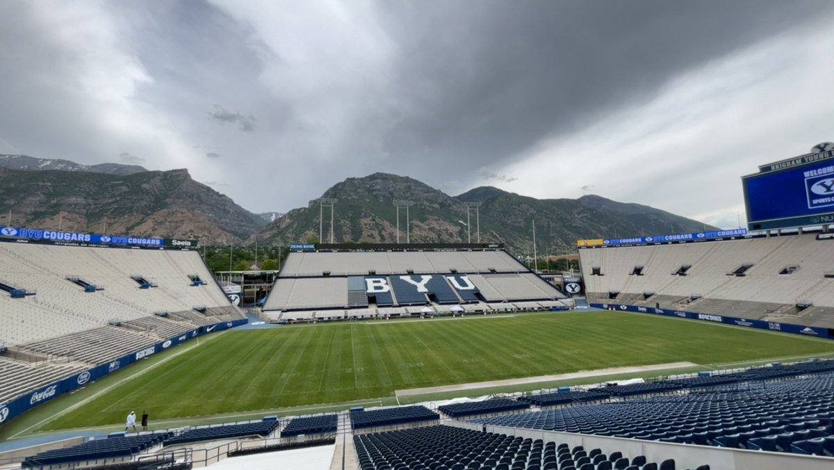 Had an amazing Visit out to BYU!!🔵⚪️ Thank you coach @jernarogilford and coach @CoachJayHill for the love and hospitality, hope to be back soon! #GoCougs